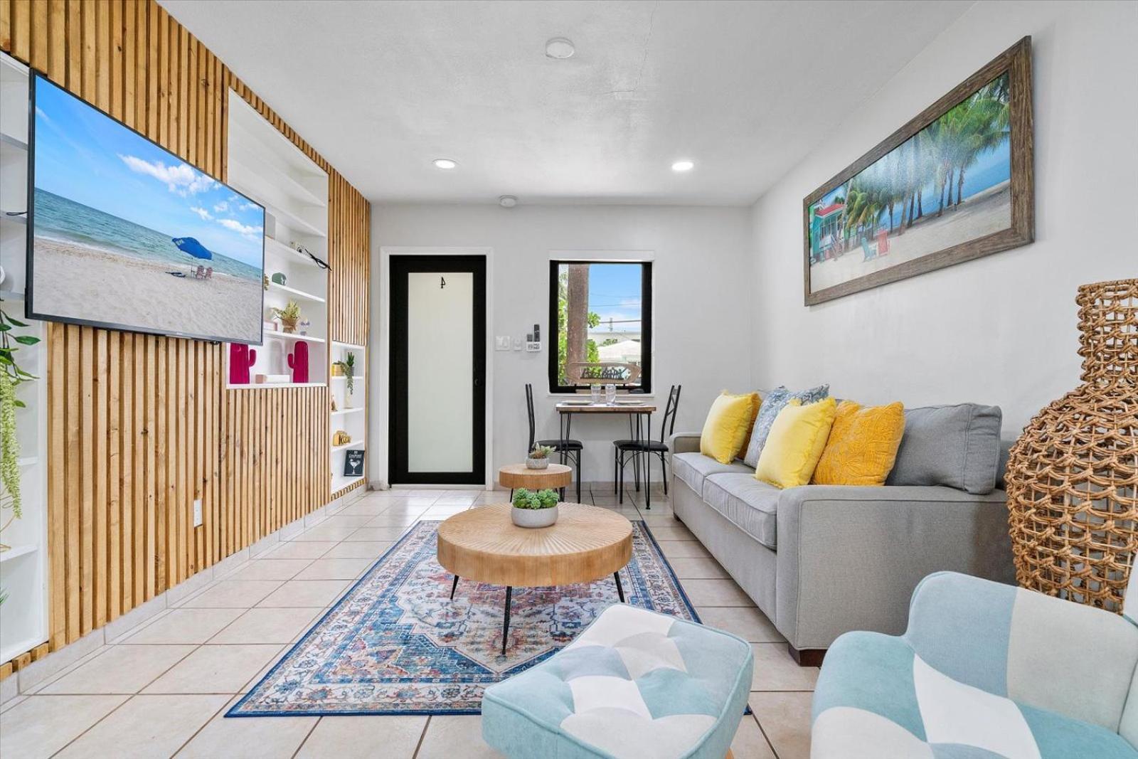 Apartmán Walnut By The Sea Hollywood Pokoj fotografie